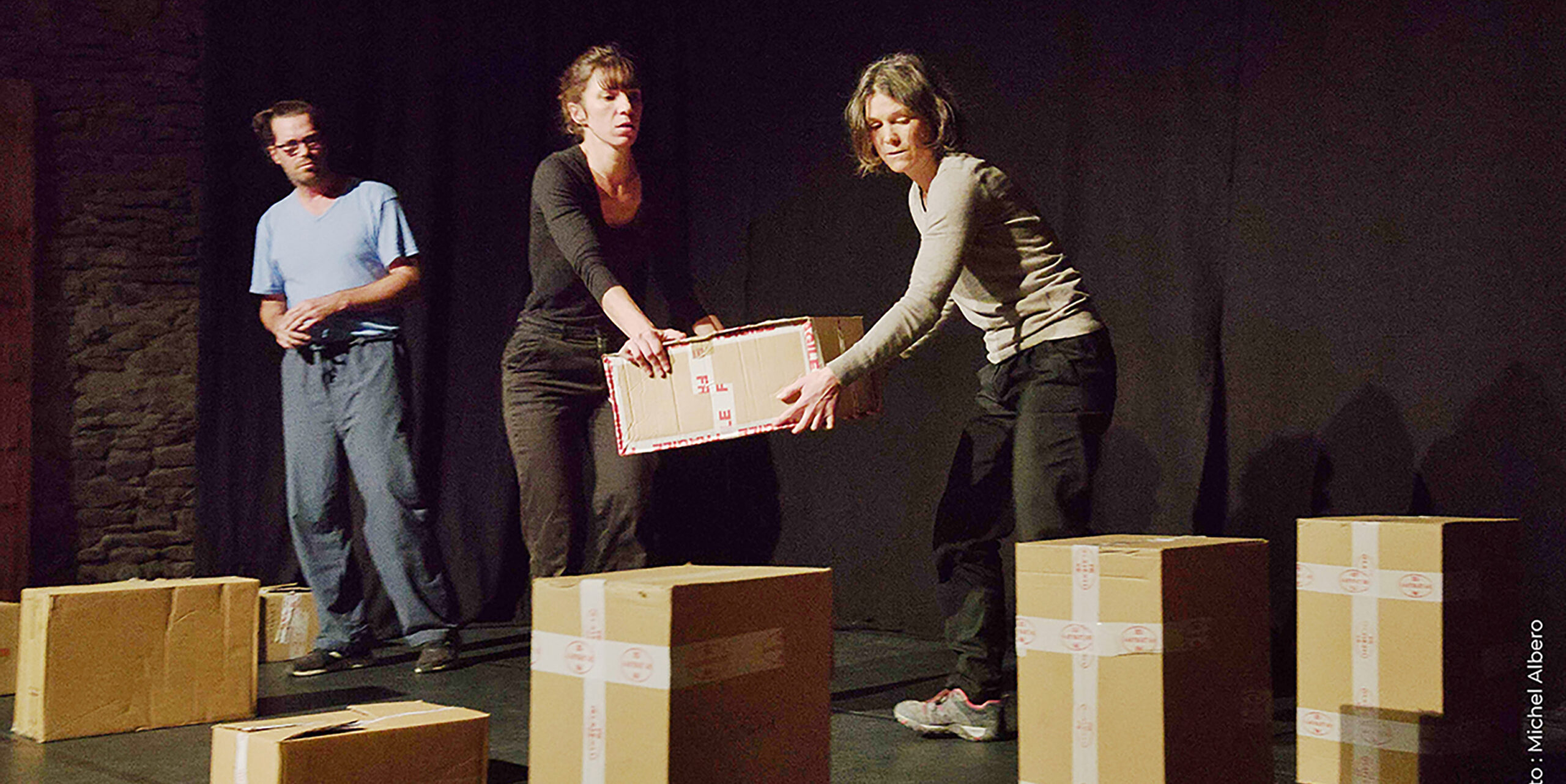 cartons pleins site © Michel Albero